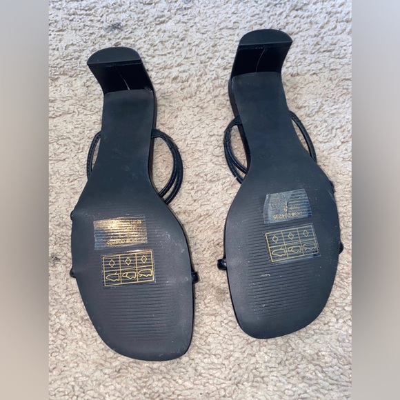 Black heeled strappy sandals - Picture 3 of 3